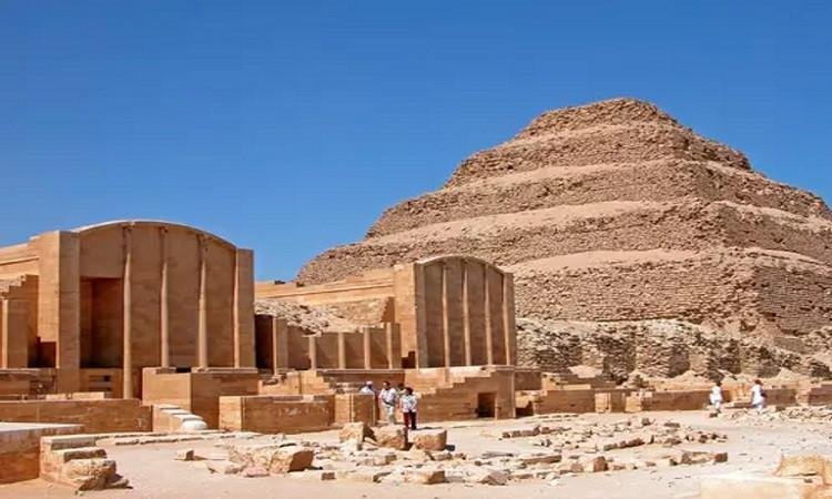 Day Tour To Giza Pyramids Memphis City Dahshur And Saqqara Pyramids